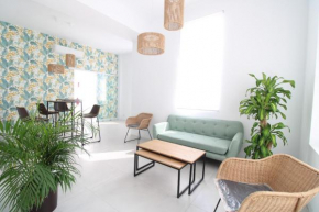  Hostal Tropical  Мотриль